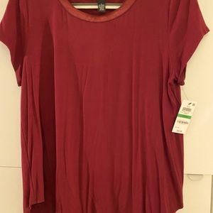 Women’s size large burgundy / maroon stylish T-shirt with satin collar